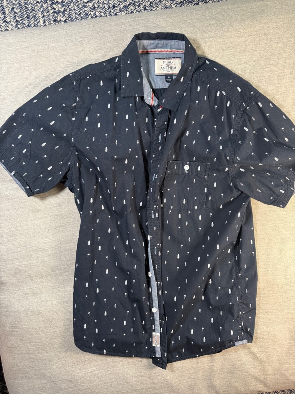Men's Tiki Navy Short-Sleeve Button-Down Shirt